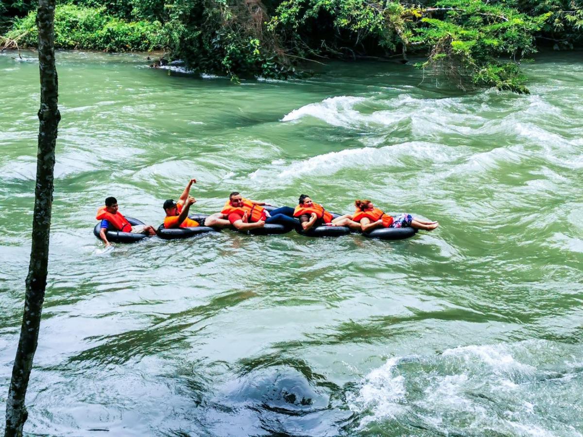 Oasis The Traveler Hostel ลังกิน ภายนอก รูปภาพ
