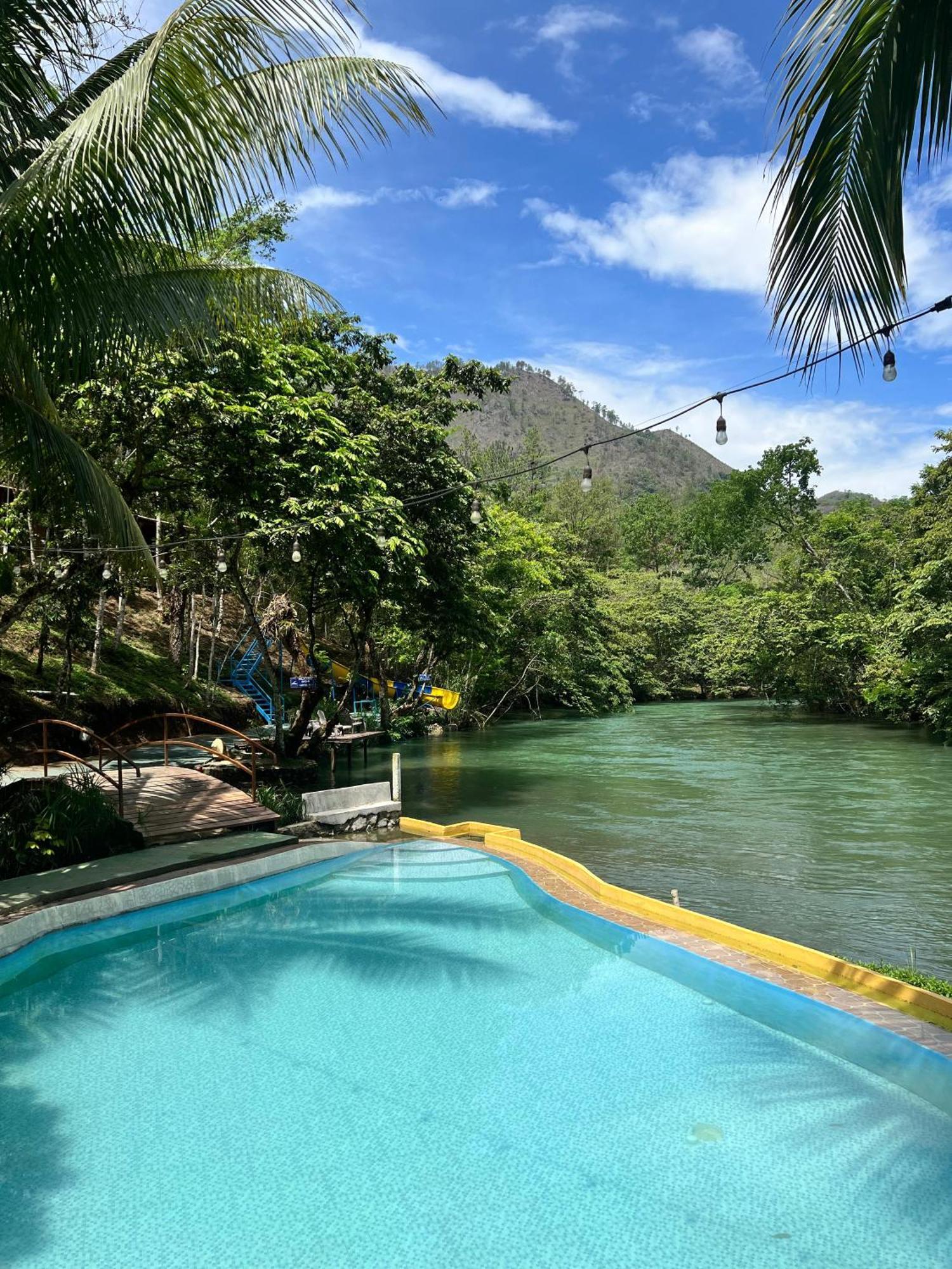 Oasis The Traveler Hostel ลังกิน ภายนอก รูปภาพ