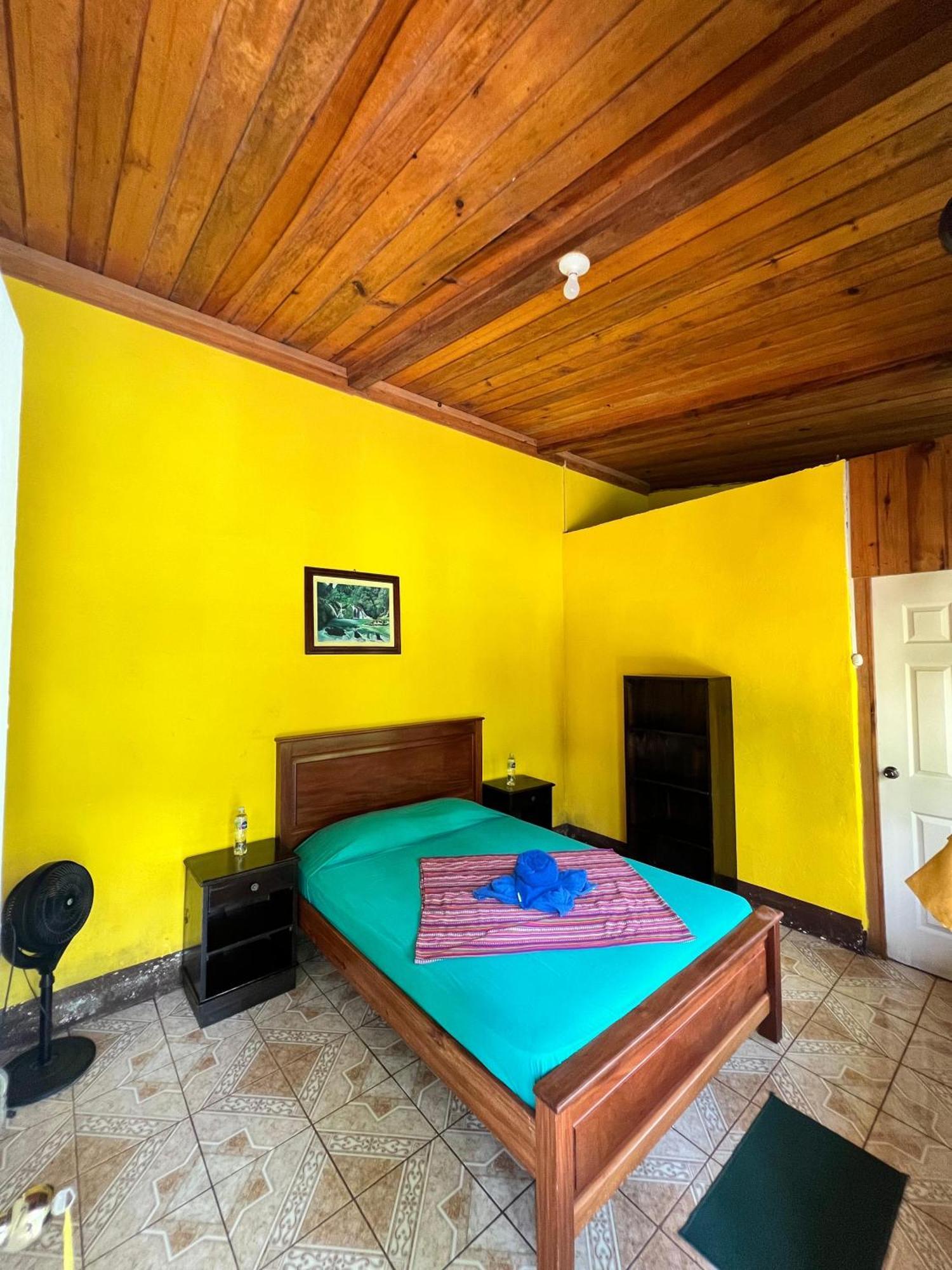 Oasis The Traveler Hostel ลังกิน ภายนอก รูปภาพ