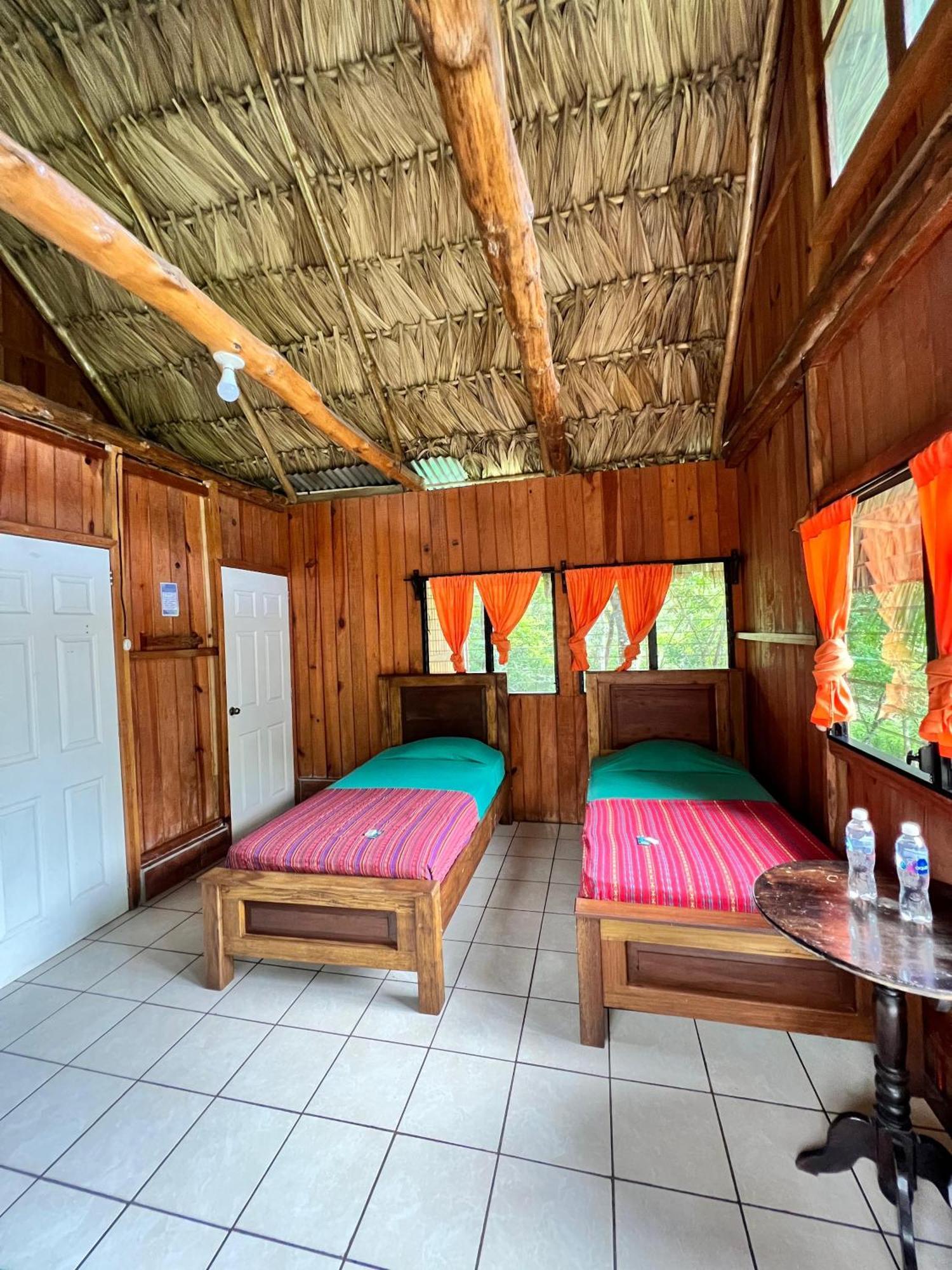 Oasis The Traveler Hostel ลังกิน ภายนอก รูปภาพ