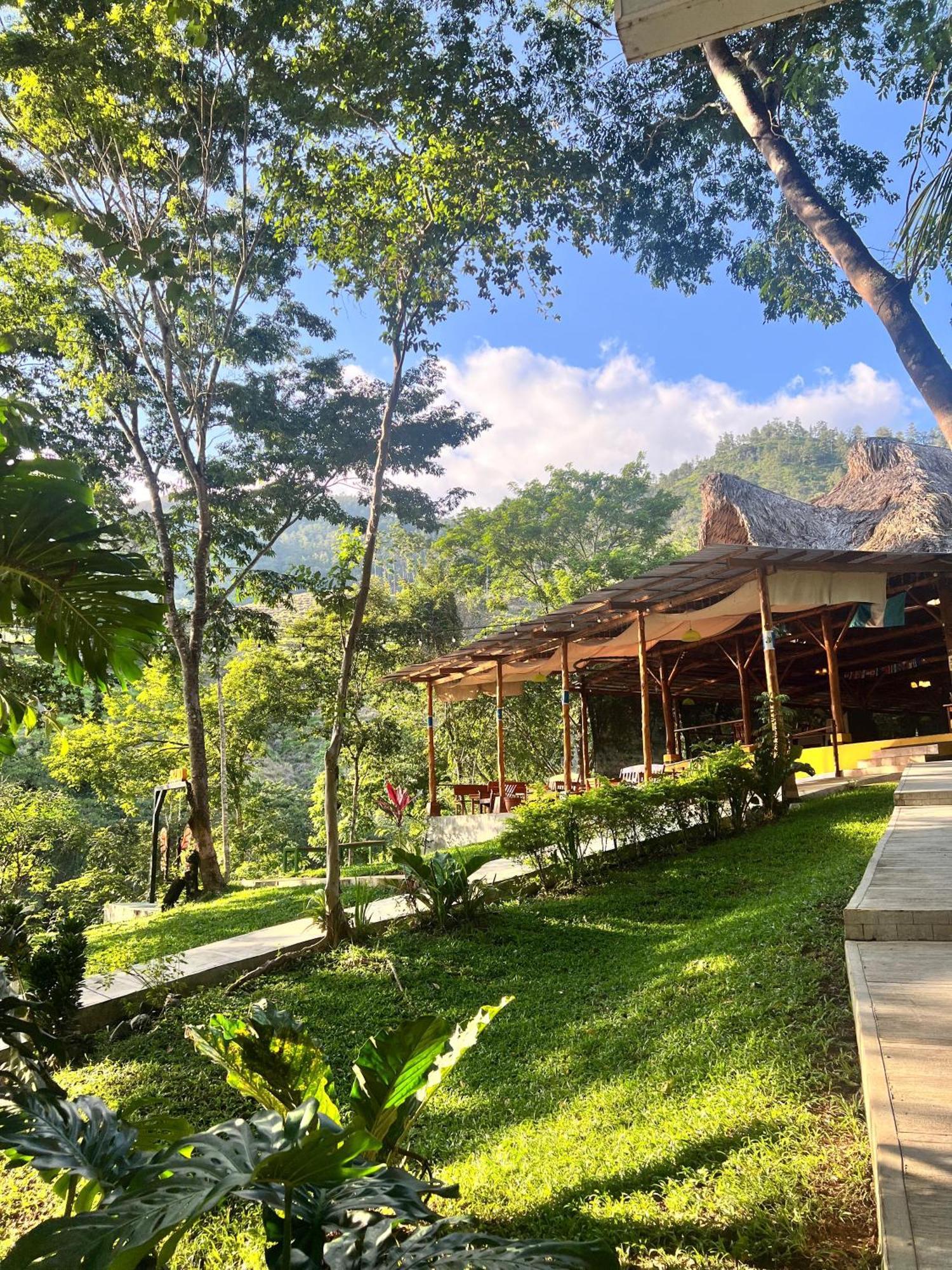 Oasis The Traveler Hostel ลังกิน ภายนอก รูปภาพ