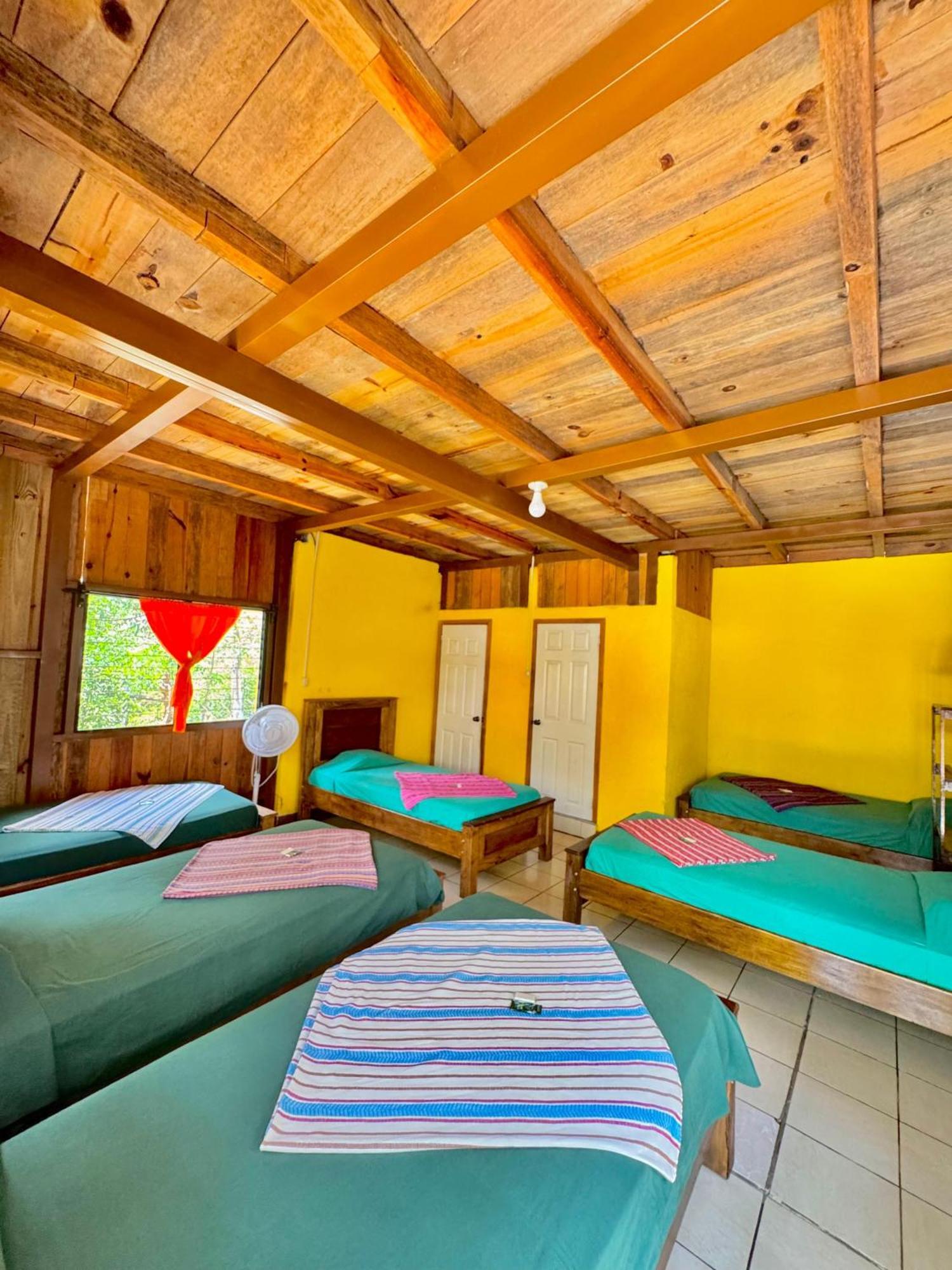 Oasis The Traveler Hostel ลังกิน ภายนอก รูปภาพ
