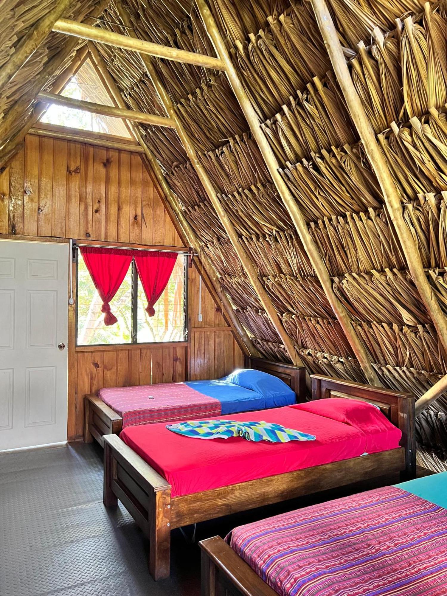 Oasis The Traveler Hostel ลังกิน ภายนอก รูปภาพ