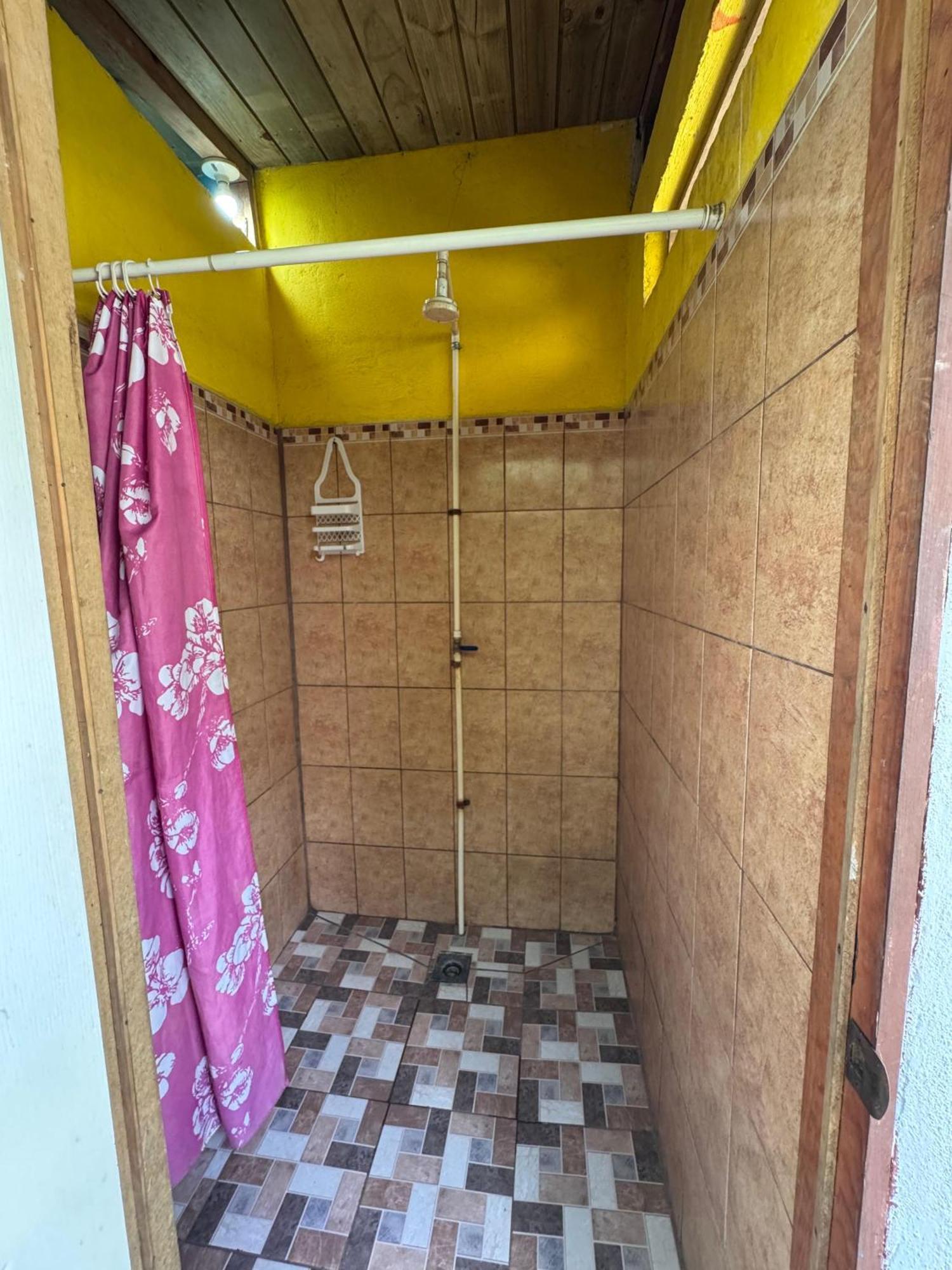 Oasis The Traveler Hostel ลังกิน ภายนอก รูปภาพ