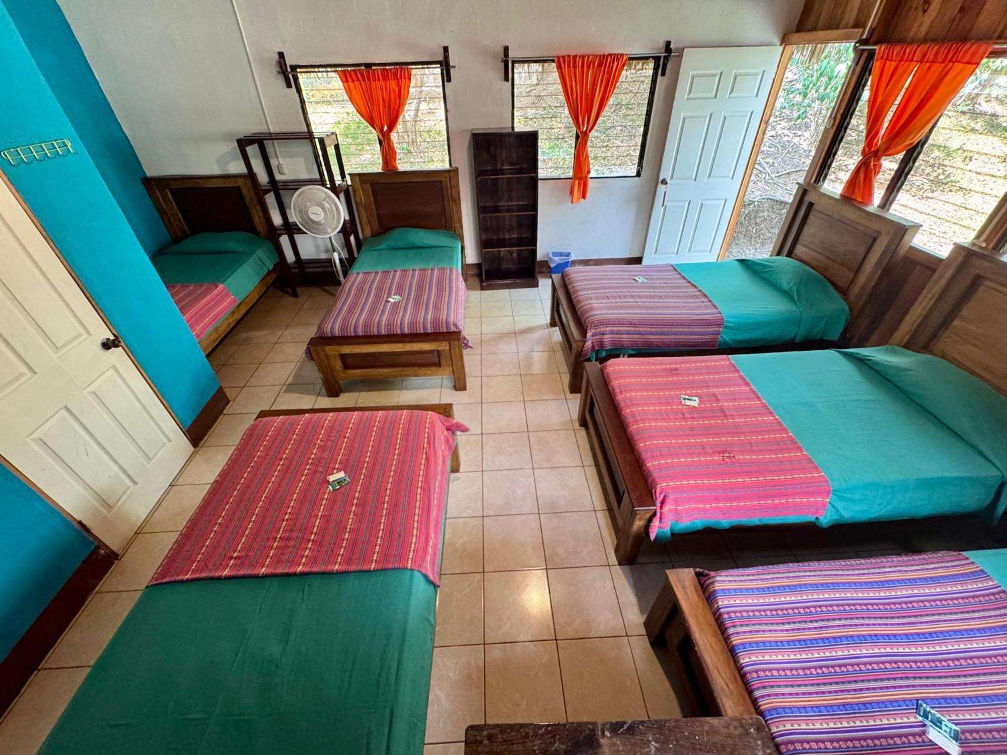 Oasis The Traveler Hostel ลังกิน ภายนอก รูปภาพ