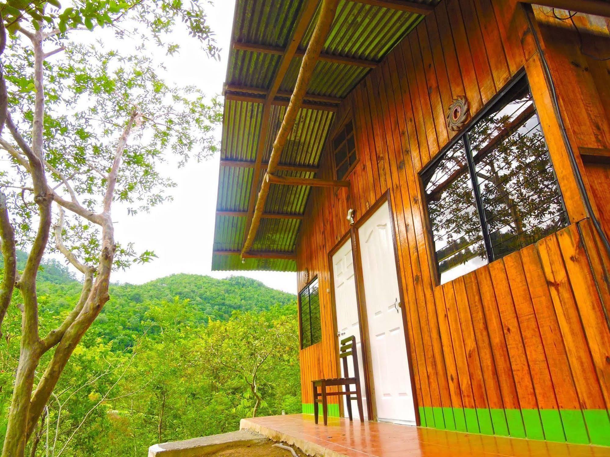 Oasis The Traveler Hostel ลังกิน ภายนอก รูปภาพ