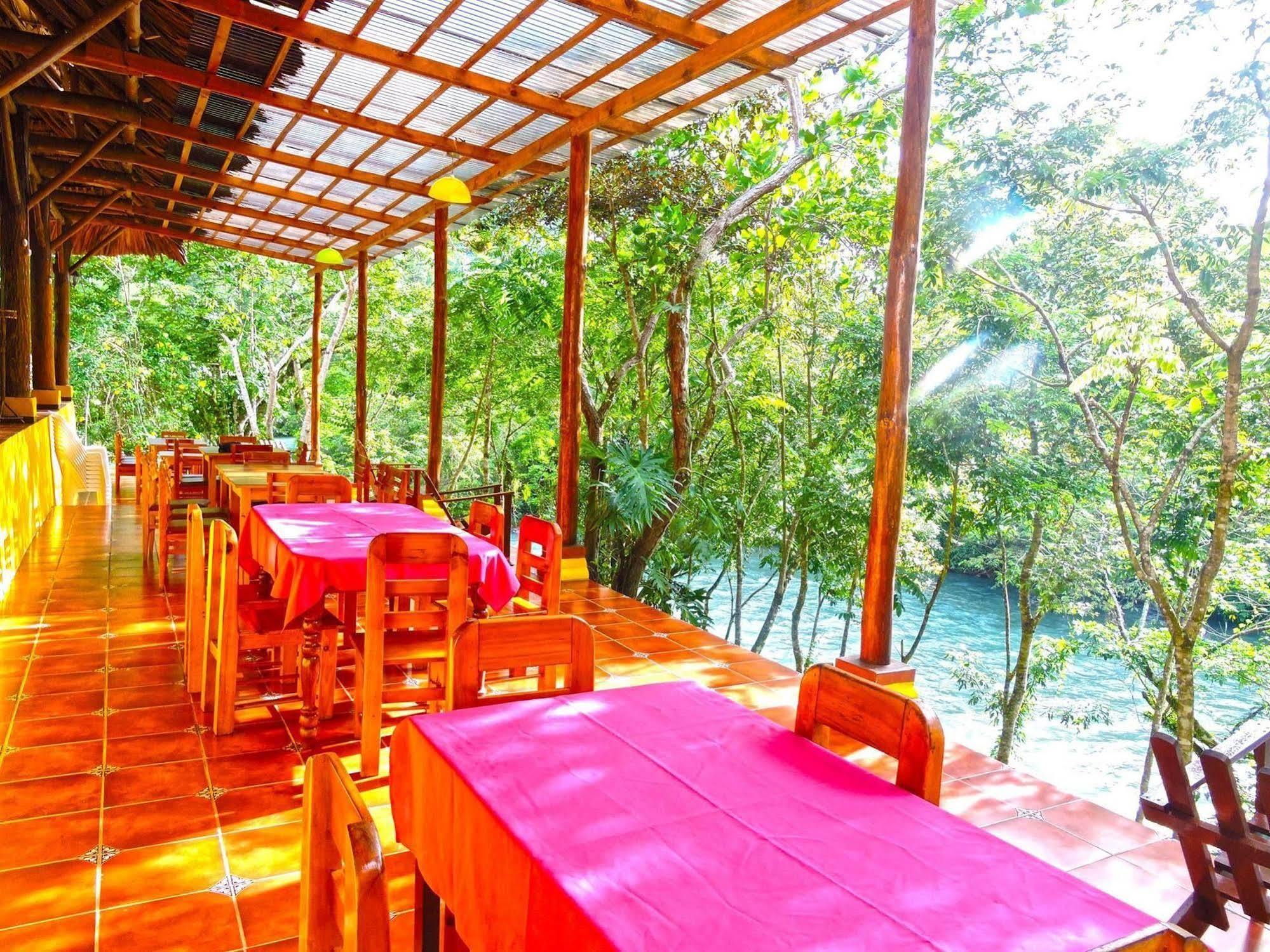 Oasis The Traveler Hostel ลังกิน ภายนอก รูปภาพ
